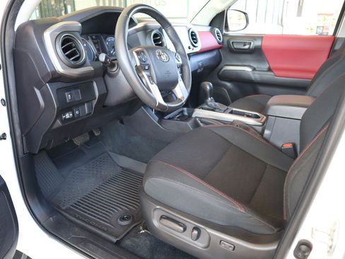 Used 2022 Toyota Tacoma SR5 image 40