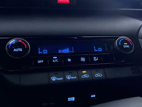 Used 2025 Hyundai Elantra Sport image 21