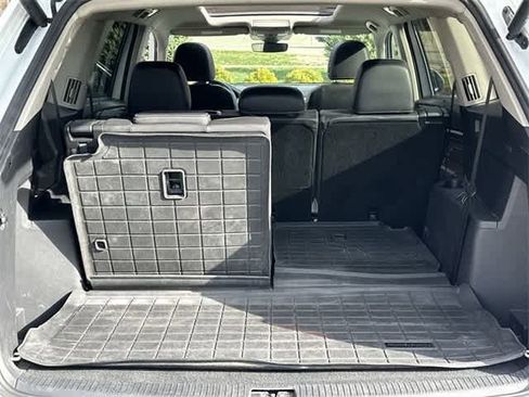 Used 2022 Volkswagen Atlas SEL Premium image 28