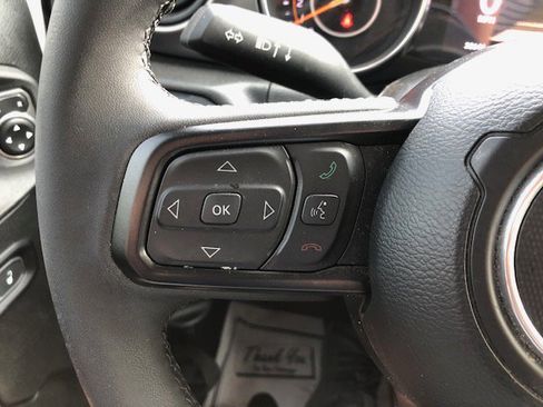 Used 2023 Jeep Wrangler Unlimited Sport image 15