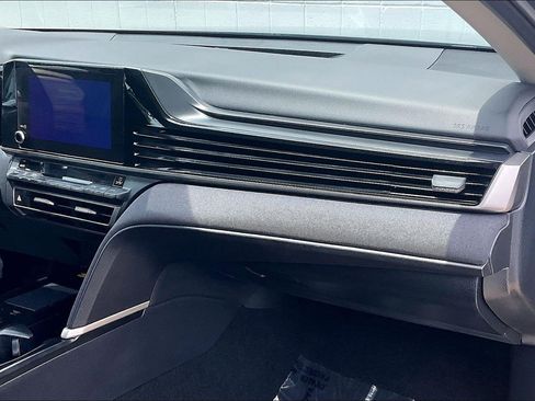 Used 2025 Toyota Camry LE FWD image 19