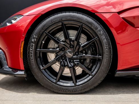 Used 2020 Aston Martin V8 Vantage Coupe RWD image 13