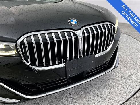 Used 2022 BMW 750i xDrive w/ Executive Package image 38