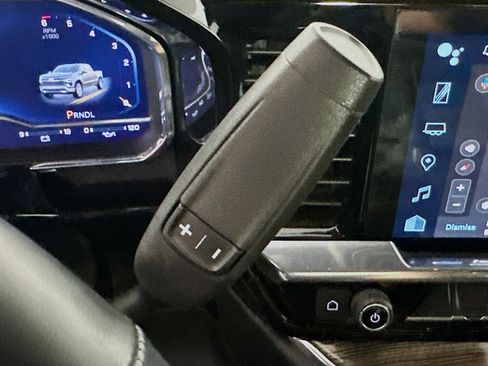 Used 2023 Chevrolet Silverado 1500 LT AWD/4WD image 24