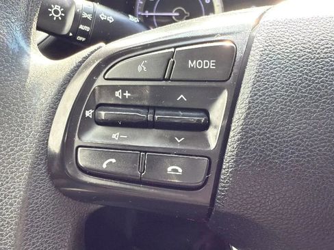 Used 2021 Hyundai Venue SE image 12