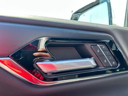 New 2026 GMC Yukon Denali AWD/4WD image 30