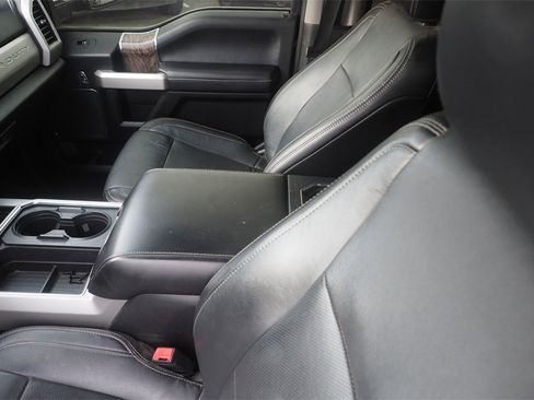 Used 2019 Ford F250 Lariat w/ Lariat Ultimate Package image 8