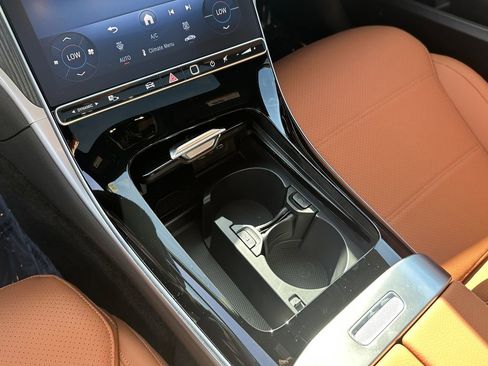 New 2026 Mercedes-Benz C 300 4MATIC Sedan image 32