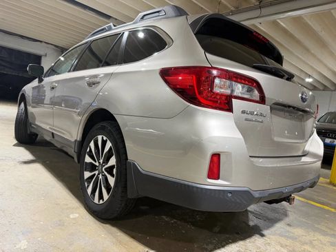 Used 2017 Subaru Outback 2.5i Limited AWD/4WD image 3