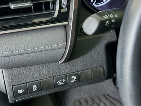 Used 2022 Toyota Camry SE image 17