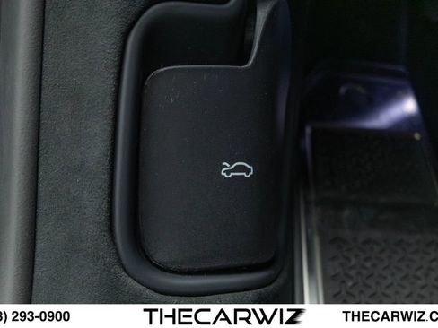 Used 2023 Lamborghini Urus Performante AWD/4WD image 51