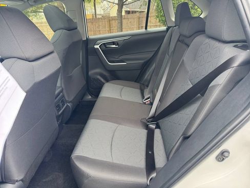Used 2025 Toyota RAV4 XLE w/ Convenience Package AWD/4WD image 18