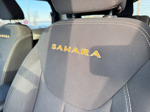 Used 2014 Jeep Wrangler Sahara w/ Connectivity Group image 13