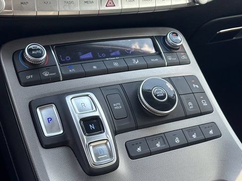 Used 2022 Hyundai Palisade Limited w/ Winter Package FWD image 27