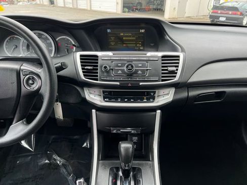 Used 2013 Honda Accord LX image 19