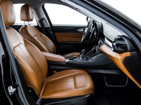 Used 2018 Alfa Romeo Giulia SPORT AWD DRIVER ASSIST DYNAMI image 30