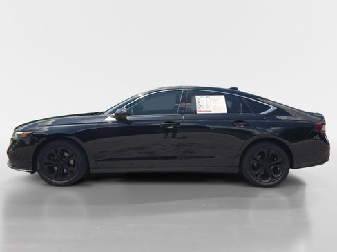 Used 2023 Honda Accord EX image 2