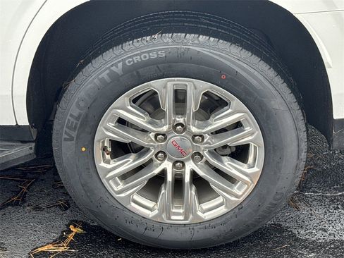 Used 2022 GMC Yukon SLT w/ SLT Premium Package image 20