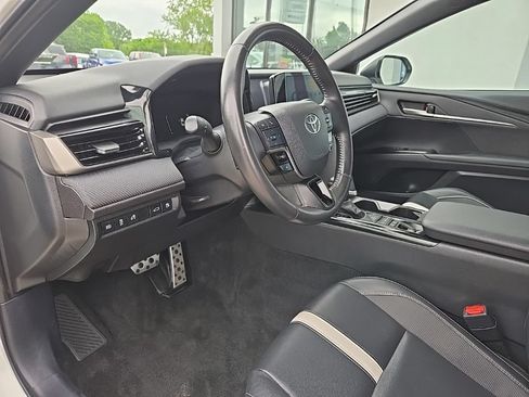 Used 2025 Toyota Camry SE FWD image 35