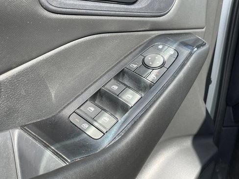 Used 2024 Nissan Rogue S AWD/4WD image 13