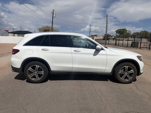 Used 2017 Mercedes-Benz GLC 300 4MATIC image 10
