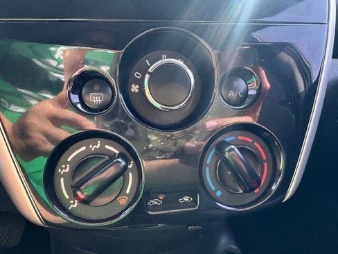 Used 2017 Nissan Versa Note SV image 41