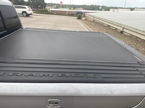 Used 2022 RAM 1500 Limited w/ Body Color Bumper Group AWD/4WD image 40