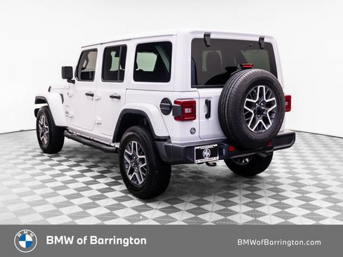 Used 2024 Jeep Wrangler Unlimited Sahara AWD/4WD image 3