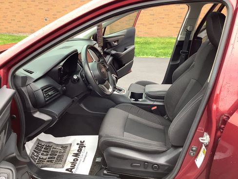 Used 2022 Subaru Outback Premium image 9