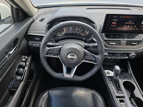 Used 2024 Nissan Altima 2.5 SL AWD/4WD image 12