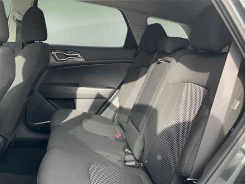 Used 2024 Kia Sportage LX image 12