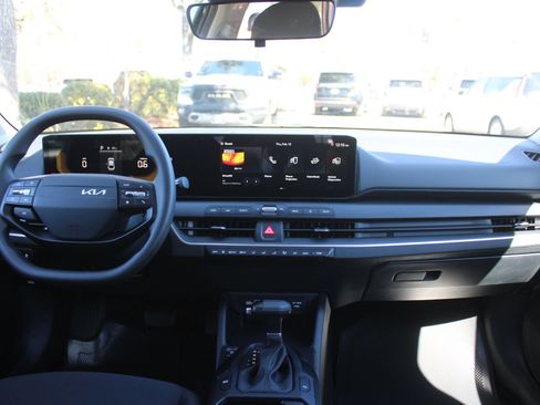 New 2026 Kia K4 LXS image 22