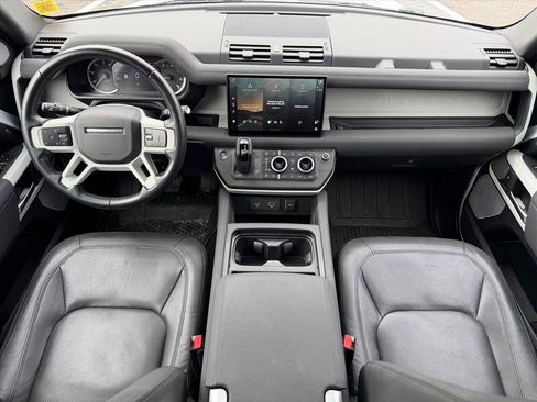 Used 2023 Land Rover Defender 130 SE image 24