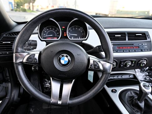 Used 2006 BMW Z4 3.0si RWD image 23