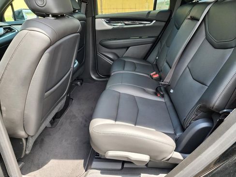 Used 2024 Cadillac XT6 Premium Luxury image 16