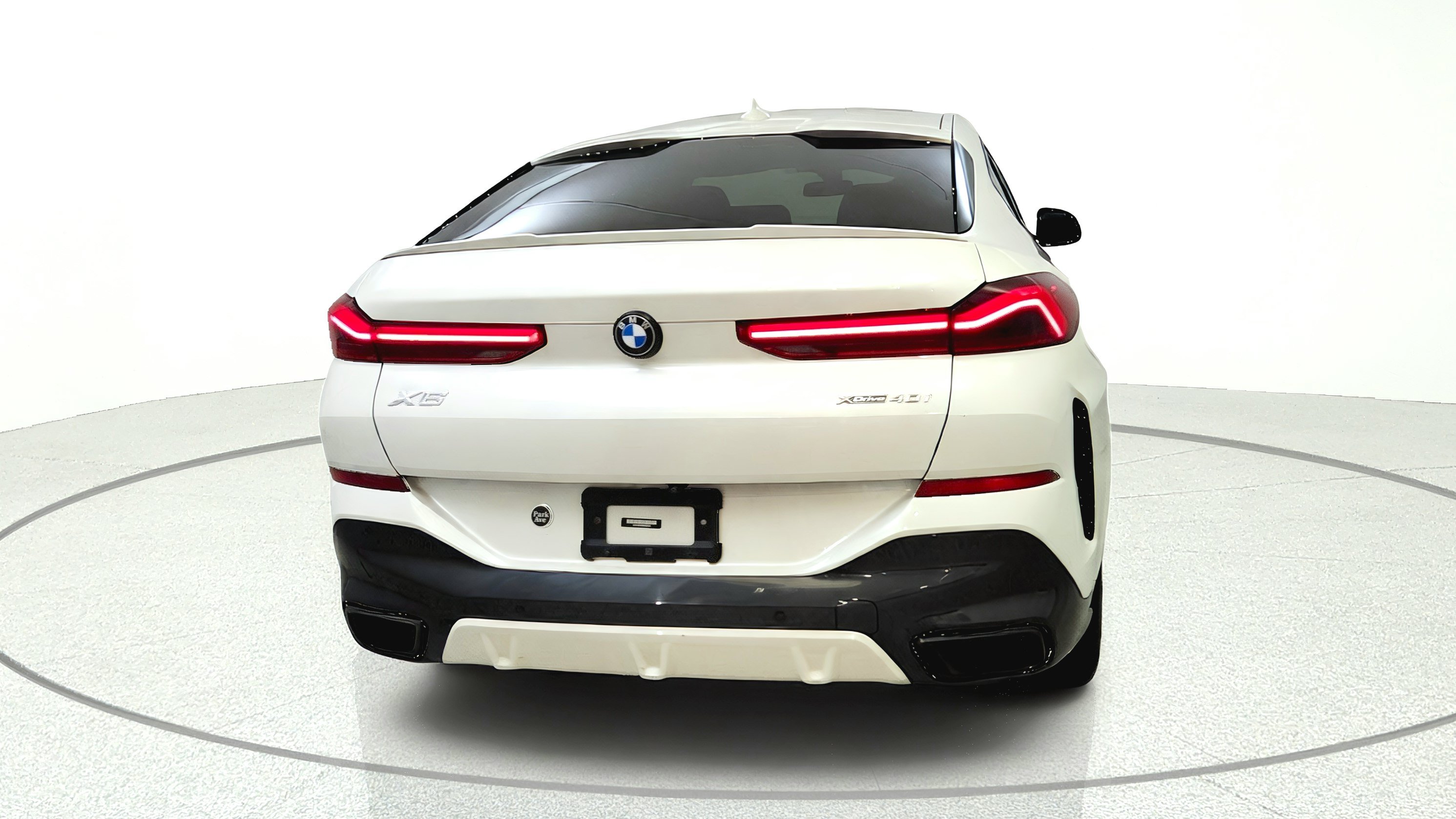 Used 2022 BMW X6 xDrive40i w/ M Sport Package AWD/4WD image 6