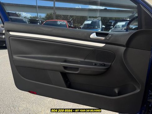 Used 2008 Volkswagen R32 AWD/4WD image 12