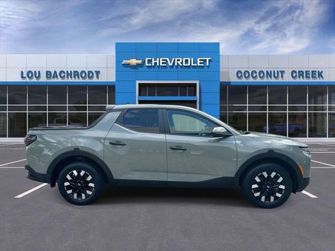 Used 2025 Hyundai Santa Cruz SE FWD image 9