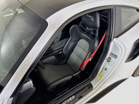 Used 2019 Porsche 911 GT3 RS w/ Weissach Package RWD image 14