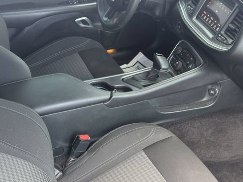 Used 2018 Dodge Challenger SXT RWD image 17