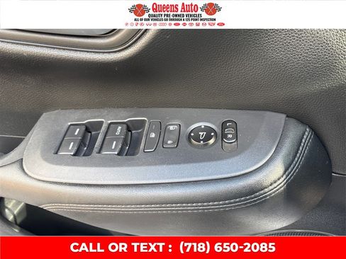 Used 2023 Honda HR-V LX image 39