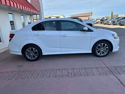 Used 2019 Chevrolet Sonic LT w/ Convenience Package image 2