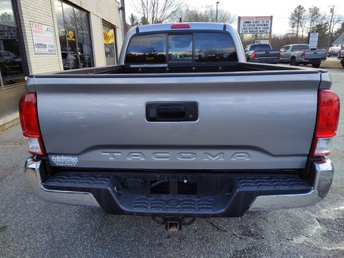 Used 2021 Toyota Tacoma TRD Sport image 7