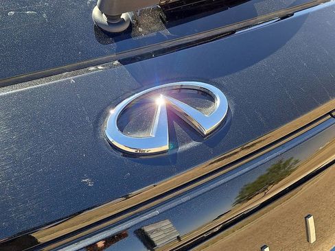 Used 2023 INFINITI QX60 Luxe w/ Vision Package FWD image 11