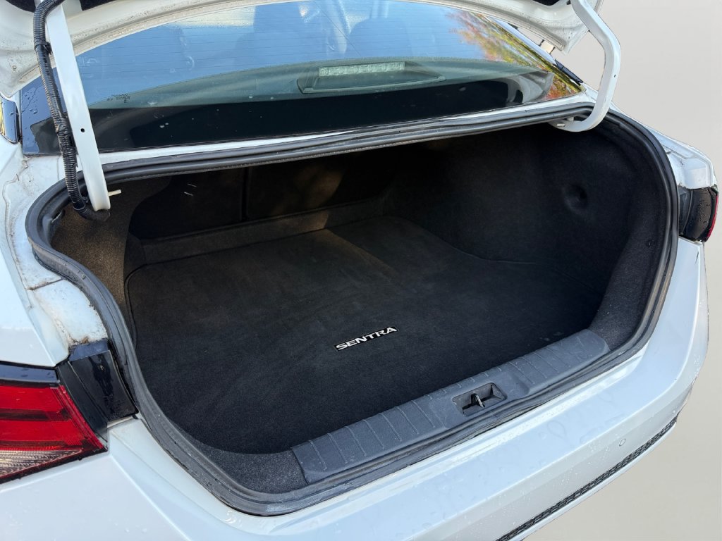 Used 2025 Nissan Sentra SV FWD image 28