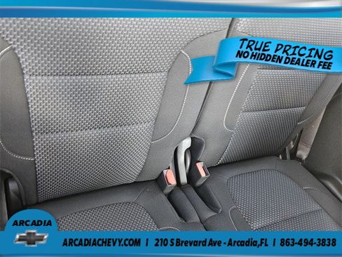 Used 2023 GMC Acadia SLE w/ Driver Convenience Package FWD image 15