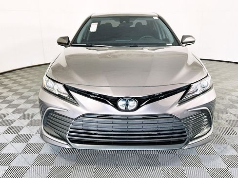 Used 2022 Toyota Camry LE FWD image 8