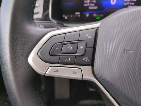 Used 2025 Volkswagen Jetta SE image 29