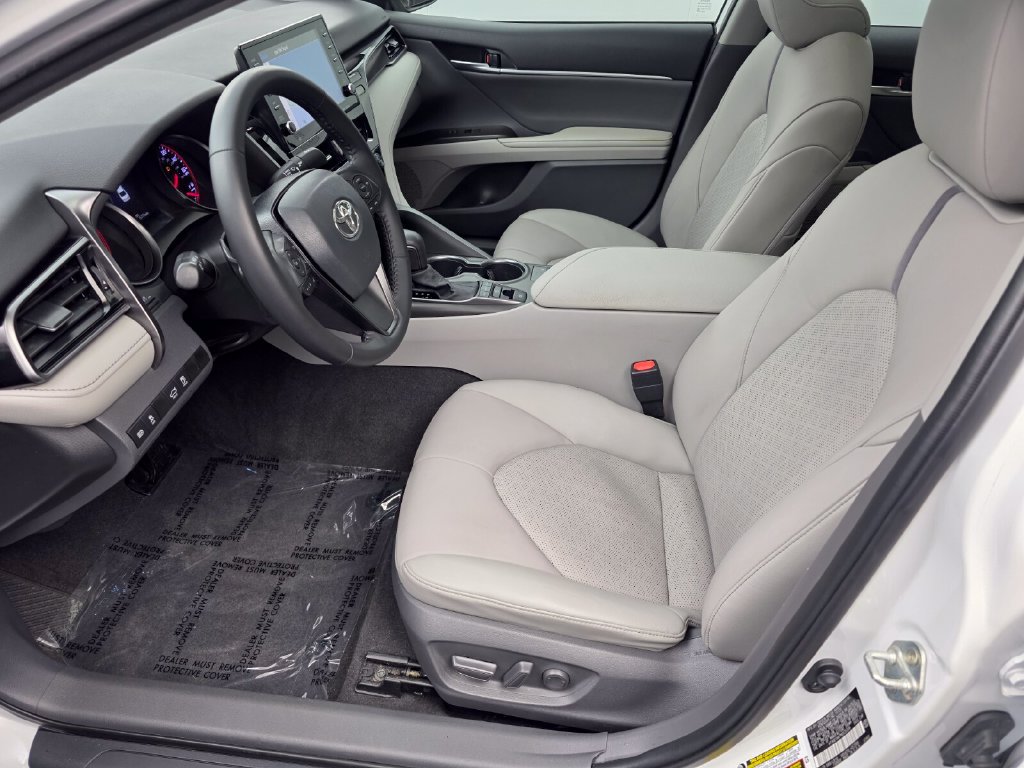 Used 2021 Toyota Camry XSE w/ Navigation Package FWD image 9