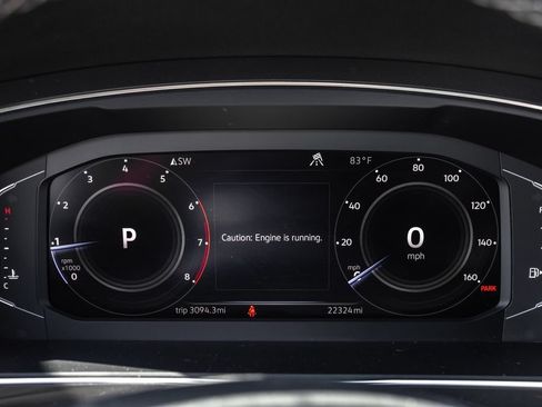 Used 2019 Volkswagen Tiguan SEL Premium R-Line AWD/4WD image 25